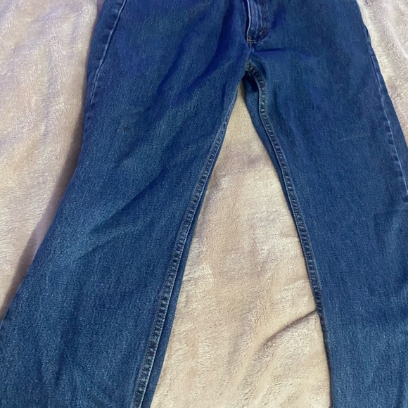 LEVI - Picture 5 of 5